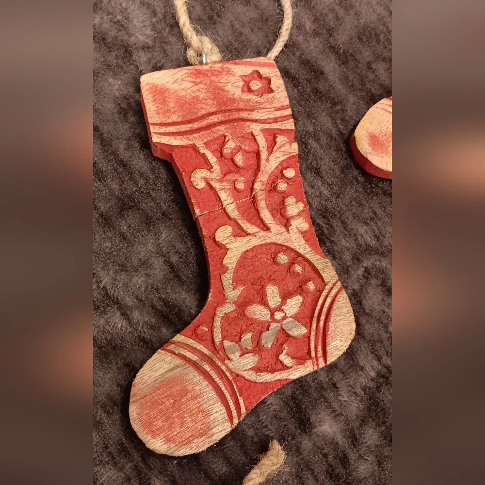 Christmas Rustic Wooden Red Stocking Garland
